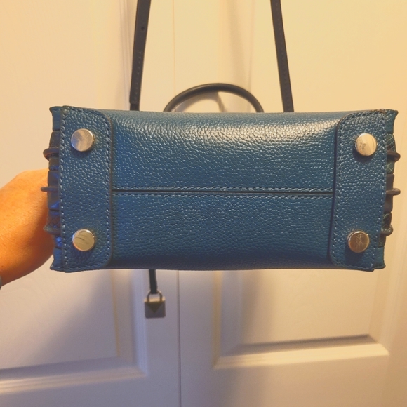 Michael Kors Small Leather crossbody bag - Picture 3 of 8